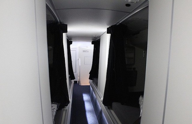 Hoá ra trên máy bay còn có những phòng ngủ bí mật cho phi hành đoàn mà không phải ai cũng biết - Ảnh 21.