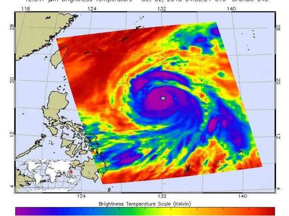 Siêu bão Kong-rey nâng cấp mạnh nhất tiến thẳng Nhật Bản: Xem hình ảnh vệ tinh của NASA - Ảnh 3.