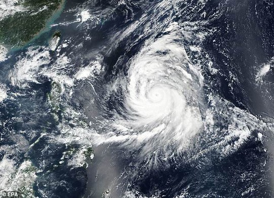 Trami vừa đi, thêm siêu bão Kong-rey trực chỉ Nhật Bản - Ảnh 1.