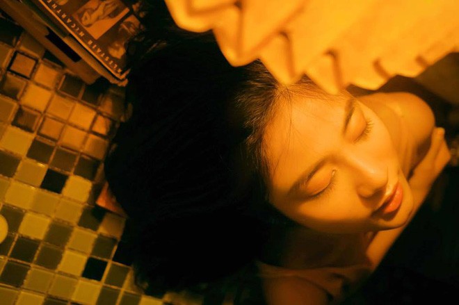 Bộ ảnh tuổi 19 của Thuỳ Linh: Xinh đẹp và dịu dàng đúng kiểu uống nhầm ánh mắt, cơn say theo cả đời - Ảnh 12.