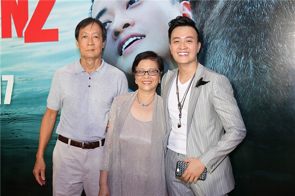 Đăng ảnh kỷ niệm 40 năm đám cưới bố mẹ, Lương Mạnh Hải lần đầu hé lộ anh trai làm trong ngành hàng không - Ảnh 3.