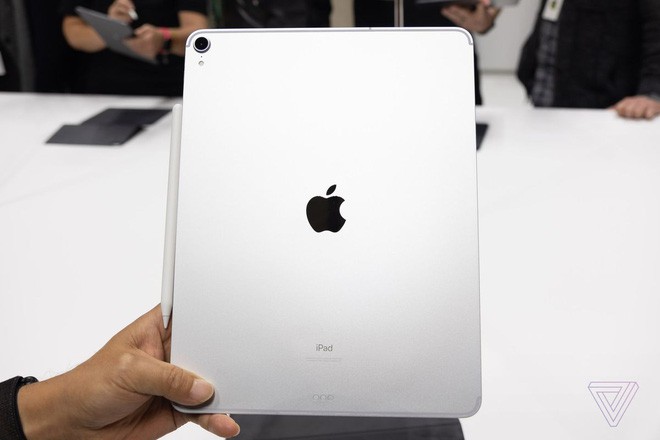 Cận cảnh iPad Pro mới, chiếc tablet có thiết kế toàn màn hình của Apple - Ảnh 2.