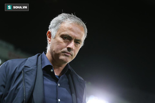 Mourinho có nguy cơ bị sa thải ngay trong tuần tới - Ảnh 1.