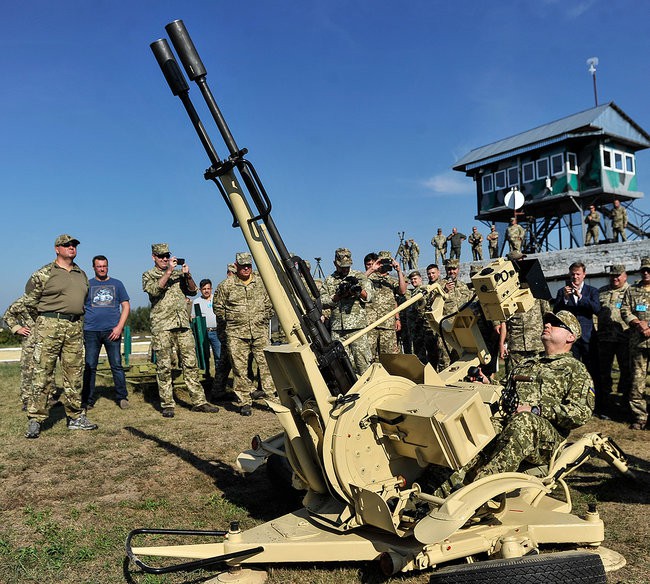 Ukraine khoe loạt vũ khí mới, có cả pháo phòng không ZU-23-2 phiên bản hiện đại hóa - Ảnh 2.