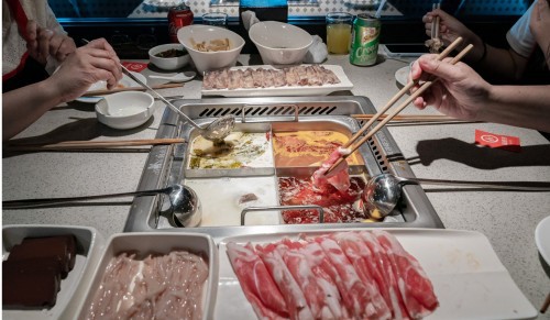 Tràn lan những vụ kiện nhà hàng tại Trung Quốc: Mất vệ sinh hay mánh lới làm tiền? - Ảnh 2.