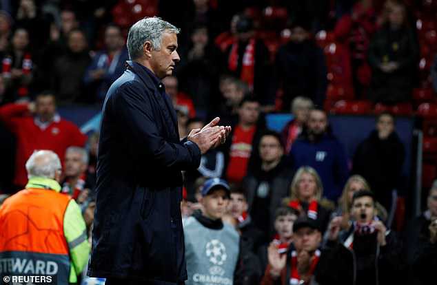 Trợ lý của Mourinho chuẩn bị tinh thần rời Man United, Neville nổi điên với sếp Quỷ đỏ - Ảnh 3.