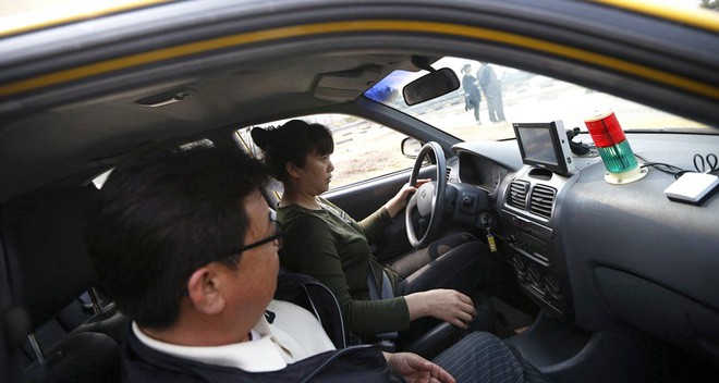 Du khách Trung Quốc đổ xô đến đảo Jeju (Hàn Quốc) chỉ để... thi bằng lái xe - Ảnh 4.