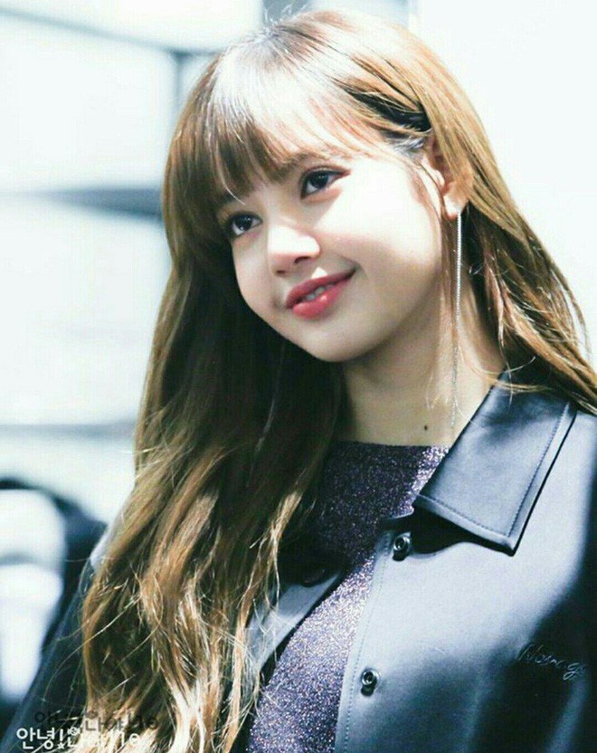 Phát hiện Vlogger người Thái giống Lisa (Black Pink) như chị em sinh đôi bị thất lạc - Ảnh 4.