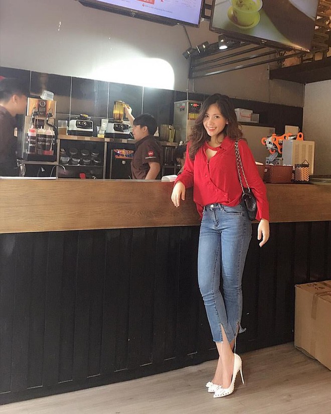 Nhan sắc ngọt ngào chẳng kém hot girl của cô em gái Hoa hậu nhà giàu Jolie Nguyễn - Ảnh 21.