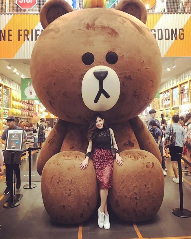 Nhan sắc ngọt ngào chẳng kém hot girl của cô em gái Hoa hậu nhà giàu Jolie Nguyễn - Ảnh 22.