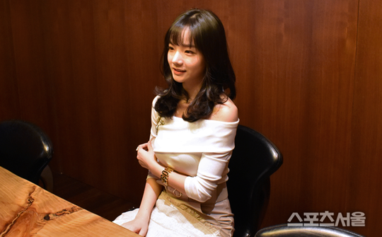 Nữ CĐV Việt được phỏng vấn trực tiếp tại Hàn Quốc, tiết lộ dự định bất ngờ - Ảnh 3.