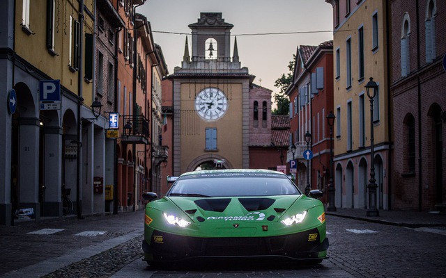 Lamborghini Huracan GT3 Evo - Khi sư tử mọc thêm cánh - Ảnh 1.