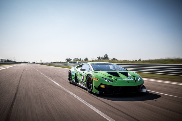 Lamborghini Huracan GT3 Evo - Khi sư tử mọc thêm cánh - Ảnh 8.