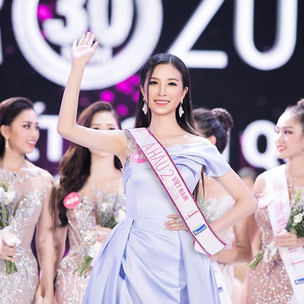 Gia cảnh ít biết của Hoa hậu Tiểu Vy và 2 Á hậu tài sắc vừa đăng quang - Ảnh 9.