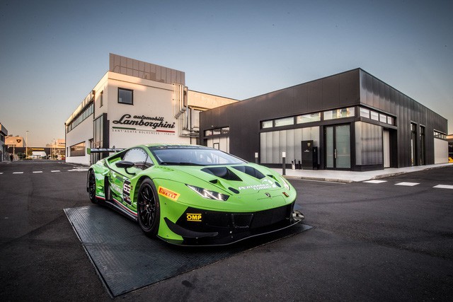 Lamborghini Huracan GT3 Evo - Khi sư tử mọc thêm cánh - Ảnh 10.