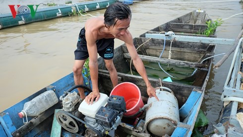 Giáp mặt “thợ săn” tôm càng xanh trên sông Đồng Nai - Ảnh 2.