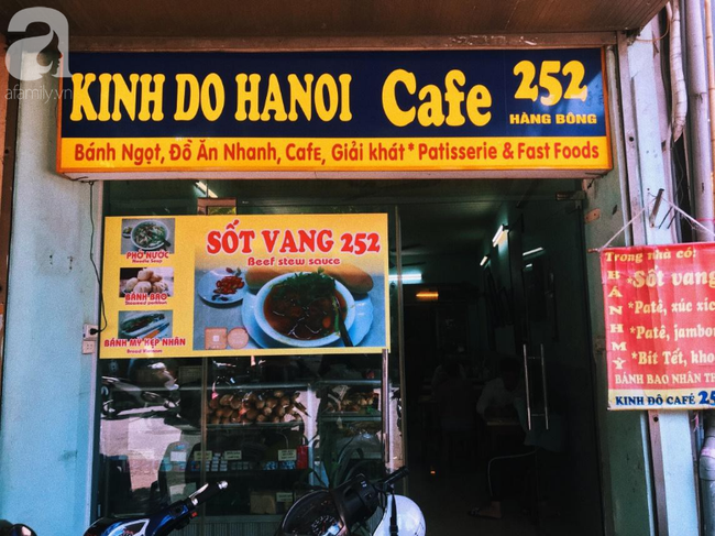 Tiệm đồ ăn nhanh của lão Việt kiều Tân thế giới trên phố Hàng Bông, 32 năm tuổi vẫn khiến khách Tây mê say - Ảnh 1.