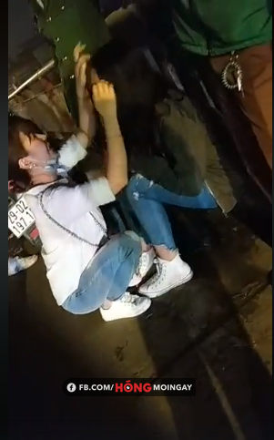 Cô gái lên cầu Chương Dương tự tử, màn giải cứu đầy căng thẳng và dòng tin nhắn sau cùng - Ảnh 1. Cô gái lên cầu Chương Dương tự tử, màn giải cứu đầy căng thẳng và dòng tin nhắn sau cùng - Ảnh 1.