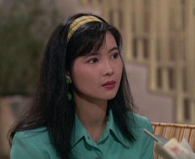 Netizen phẫn nộ vì tang lễ Lam Khiết Anh vừa kết thúc, hoa tươi đã bị vứt hoặc đem bán lại - Ảnh 1.