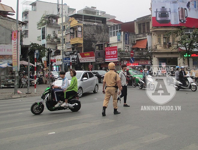 Hotgirl thân thiện hay kẻ giấu ma túy trong chỗ hiểm đều không thoát tầm ngắm của Tổ Y13/141 - Ảnh 17. Hotgirl thân thiện hay kẻ giấu ma túy trong chỗ hiểm đều không thoát tầm ngắm của Tổ Y13/141 - Ảnh 17.