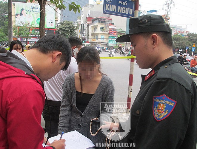 Hotgirl thân thiện hay kẻ giấu ma túy trong chỗ hiểm đều không thoát tầm ngắm của Tổ Y13/141 - Ảnh 6. Hotgirl thân thiện hay kẻ giấu ma túy trong chỗ hiểm đều không thoát tầm ngắm của Tổ Y13/141 - Ảnh 6.