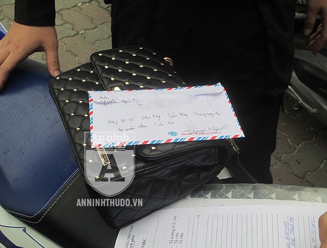 Hotgirl thân thiện hay kẻ giấu ma túy trong chỗ hiểm đều không thoát tầm ngắm của Tổ Y13/141 - Ảnh 9. Hotgirl thân thiện hay kẻ giấu ma túy trong chỗ hiểm đều không thoát tầm ngắm của Tổ Y13/141 - Ảnh 9.