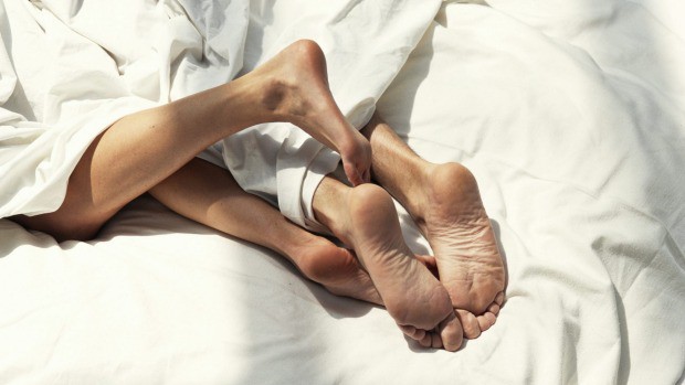 Cho con ngủ chung, bố mẹ có thể dễ bị rối loạn tình dục - Ảnh 1.