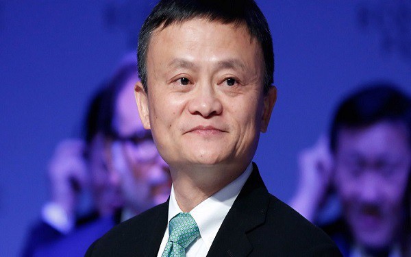 Cách lùi 1 được 2 của vợ Jack Ma, hi sinh 1 cách bài bản để ông chồng tỷ phú cũng nhất nhất nể vợ - Ảnh 1.