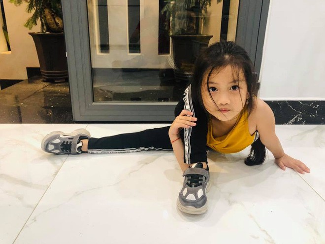 Mới lên 5 tuổi, con gái Ốc Thanh Vân đã khiến dân tình thích thú khi trổ tài uốn dẻo như vũ công chuyên nghiệp - Ảnh 5.
