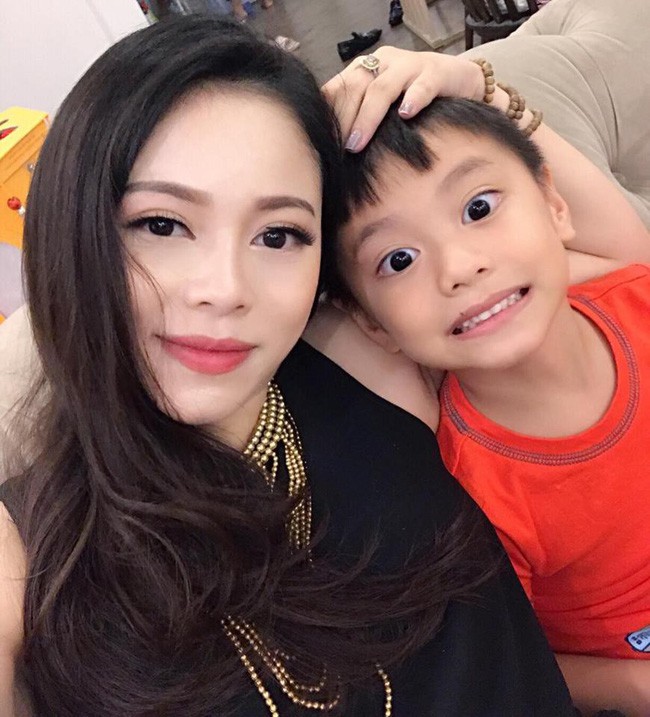 Tưởng mãi trung thành với mái tóc dài mượt duyên dáng, hóa ra cũng có lúc Hằng Túi cắt tóc ngắn xinh lạ thế này - Ảnh 6.