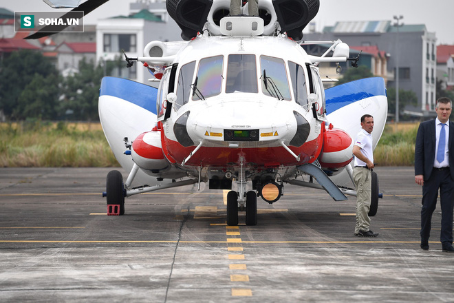 [ẢNH] Cận cảnh 2 mẫu trực thăng hiện đại bậc nhất của Nga tại sân bay Gia Lâm - Ảnh 9.