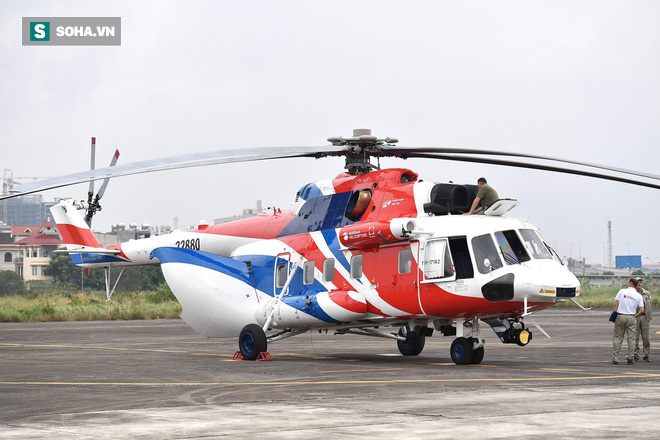 [ẢNH] Cận cảnh 2 mẫu trực thăng hiện đại bậc nhất của Nga tại sân bay Gia Lâm - Ảnh 8.