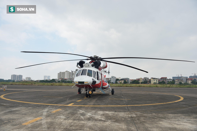 [ẢNH] Cận cảnh 2 mẫu trực thăng hiện đại bậc nhất của Nga tại sân bay Gia Lâm - Ảnh 2.