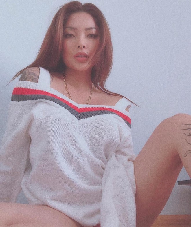 Rapper Binz khoe bạn gái lai Việt - Đài siêu sexy, là người mẫu hình xăm 1 triệu followers - Ảnh 13.