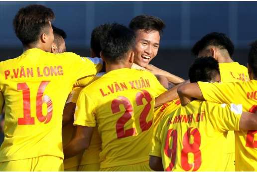 Đàn em Quang Hải tung cú sút “thần sầu” giúp Hà Nội lên ngôi giải U21 Quốc gia - Ảnh 1.