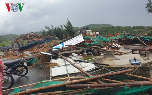 Lốc xoáy tại Gành Đá Dĩa, Phú Yên, làm 27 người bị thương - Ảnh 1.