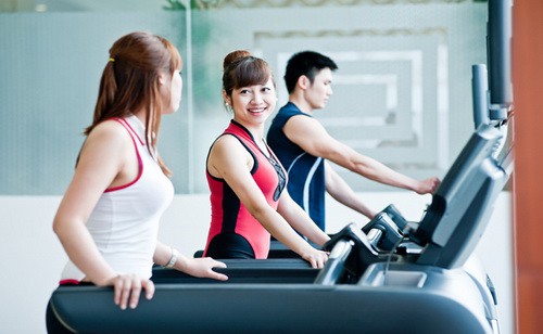 Phụ nữ tập gym có tốt không? - Ảnh 1.