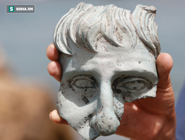 Phát hiện kho báu thời La Mã trong xác tàu 1.600 năm tuổi ngoài biển Địa Trung Hải - Ảnh 1.