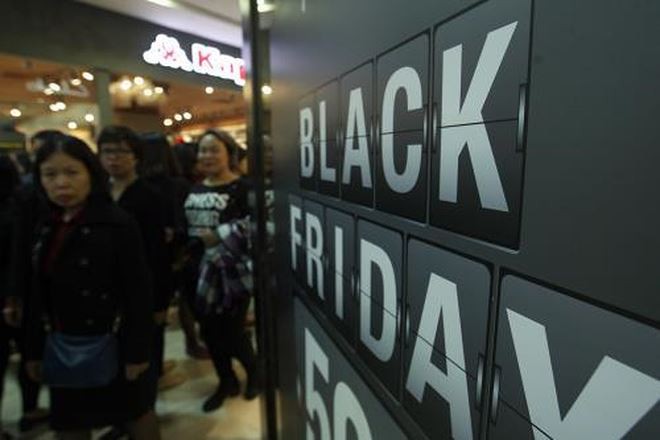 Những cái chết và thương tích không đáng có trong cơn mua sắm điên cuồng Black Friday - Ảnh 2.