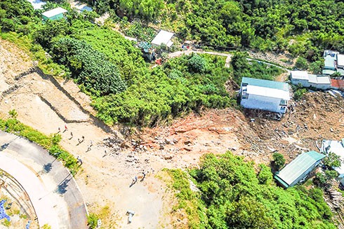 Bom nước từ núi Cô Tiên vùi chết cả nhà cô giáo mầm non: Hiện đang có một hồ nước khác - Ảnh 2.