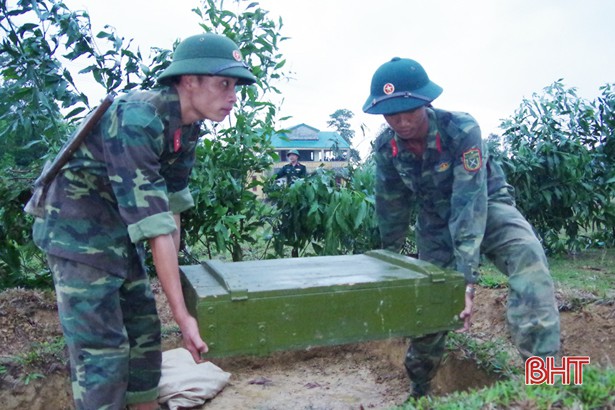 Tiểu đoàn Bộ binh 2 thực hành bắn đạn thật - Ảnh 1.