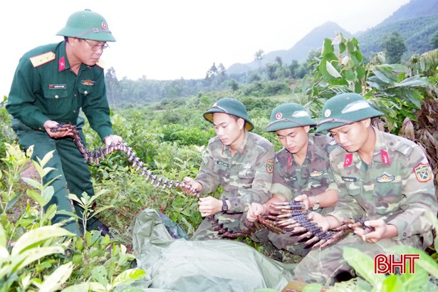 Tiểu đoàn Bộ binh 2 thực hành bắn đạn thật - Ảnh 2.