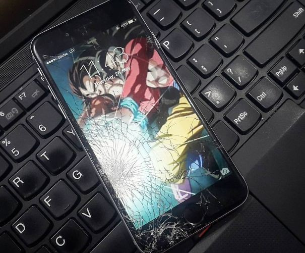 12 cách sửa smartphone vỡ màn hình cực kỳ sáng tạo, không tốn tiền mà còn rất ngầu - Ảnh 11.