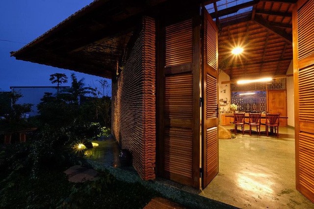 Ngôi nhà ngói ấm cúng như ngôi nhà nhỏ trên thảo nguyên của cặp vợ chồng giáo viên ở Lâm Đồng - Ảnh 4.