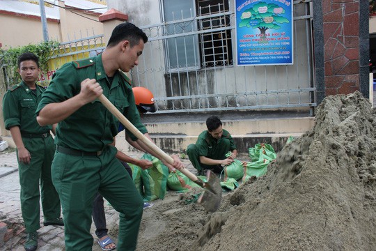 Bà Rịa - Vũng Tàu gõ cửa nhà dân vận động đến nơi an toàn - Ảnh 5.