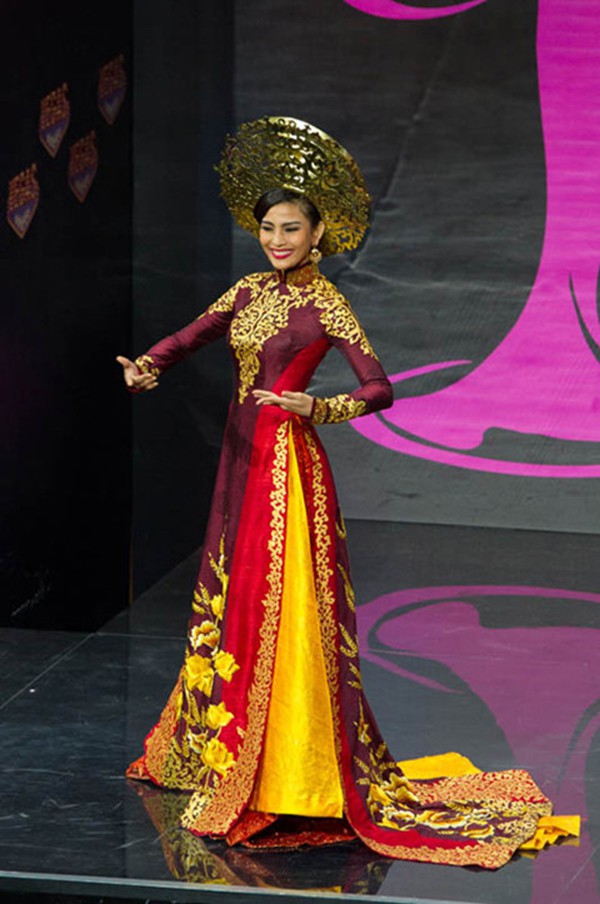 Trang phục “bánh mì” của HHen Niê gây tranh cãi, các mỹ nhân Việt trước đó mặc thế nào tại Miss Universe? - Ảnh 12.