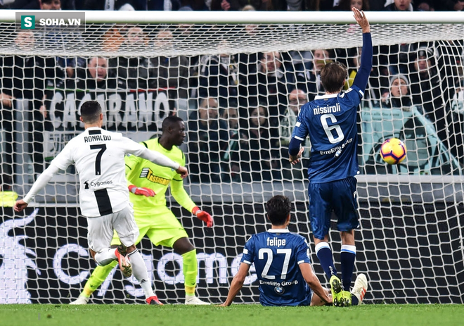 Ronaldo tung cú một chạm thần sầu, Juventus khiến cả Serie A ngán ngẩm - Ảnh 2.