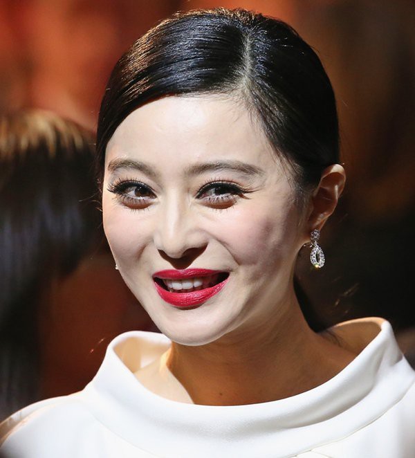 Từ Angelina, Phạm Băng Băng đến Kim Tae Hee: Các nữ thần đẹp nhất showbiz thế giới nay đều lộ những nếp nhăn - Ảnh 23.