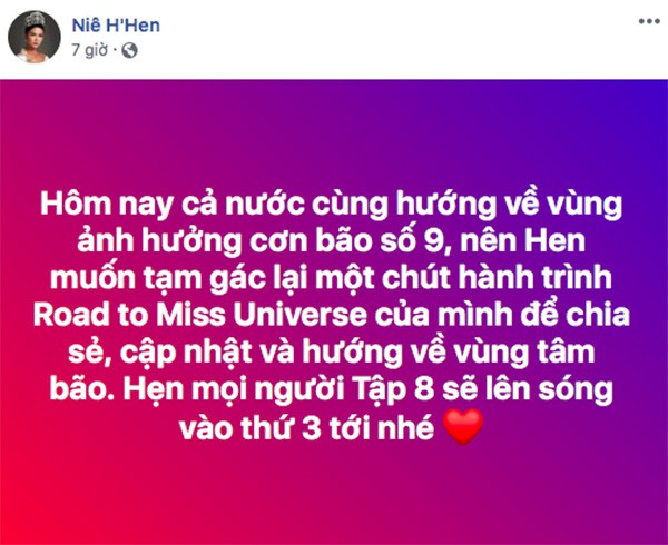 Ảnh hưởng bão số 9: H’Hen Niê co ro trú mưa ở sân bay, Mỹ Tâm hủy lịch giao lưu với fan - Ảnh 1.