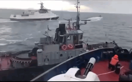 Tàu Nga bị xé toạc phần hông, hỏng nặng sau khi đâm húc, nã đạn vào tàu Ukraine - Ảnh 6.